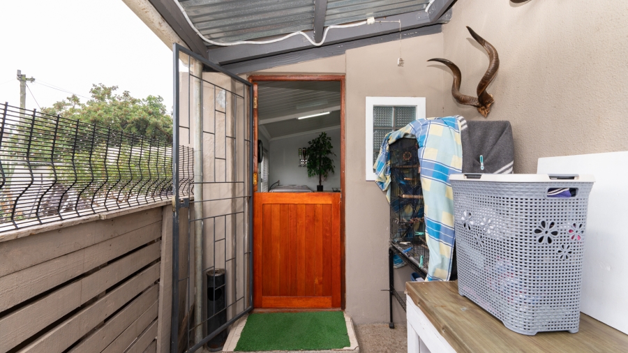 4 Bedroom Property for Sale in Peerless Park Western Cape